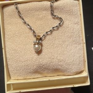 Orduna pearl necklace